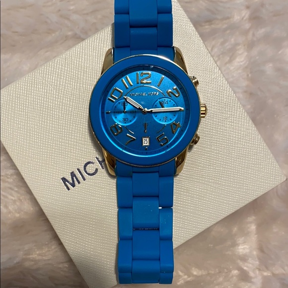 Watch - Picture 1 of 3